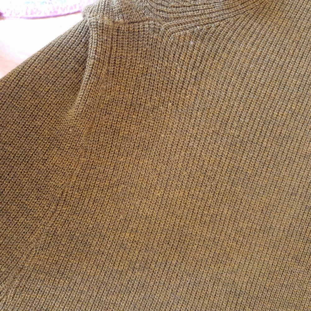 Sweater - Picture 7 of 9